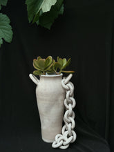 Load image into Gallery viewer, mora vase
