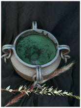 Load image into Gallery viewer, acacia vase
