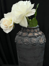 Load image into Gallery viewer, thesi vase
