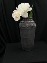 Load image into Gallery viewer, thesi vase
