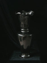 Load image into Gallery viewer, tulip vase
